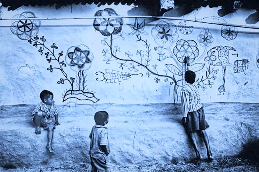 धुमकुड़िया में फिर दीया जला रहे हैं