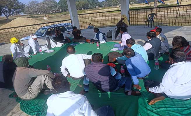 संविधान प्रदत्‍त पारंपरिक स्‍वशासन व्‍यवस्‍था लागू करने के लिए संघर्ष करेंगे आदिवासी