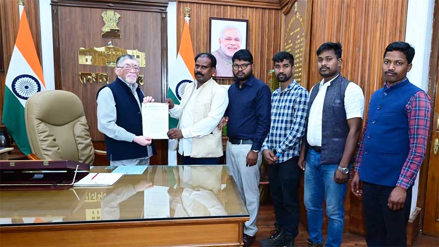 झारखंड के सभी विश्वविद्यालयों एवं महाविद्यालयों में आदिवासी लिपियों में पढ़ाई की जाए